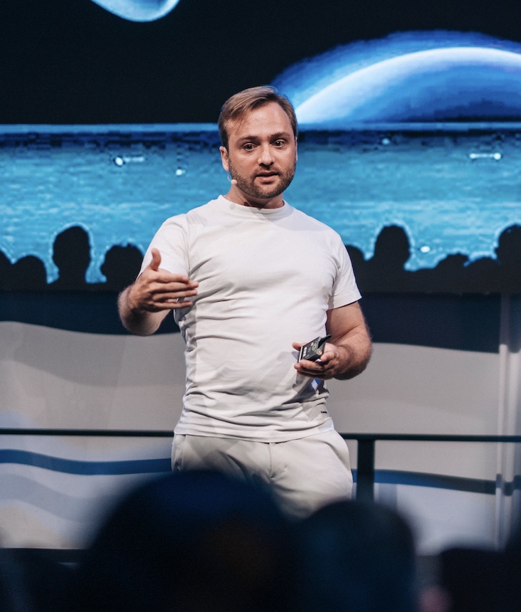 Dr. Sven Jungmann on stage
